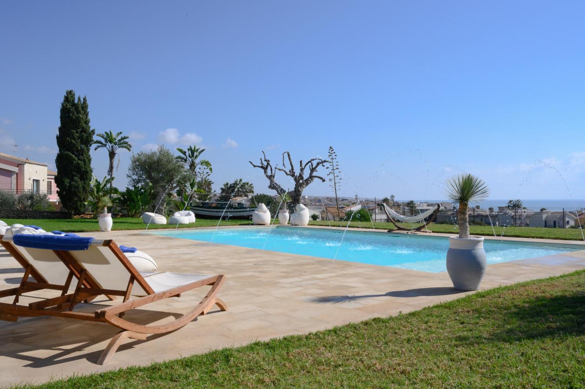 Poggio Leano Boutique Hotel Доналуката Екстериор снимка
