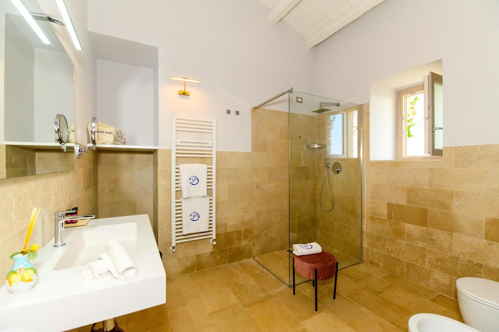 Poggio Leano Boutique Hotel Доналуката Екстериор снимка