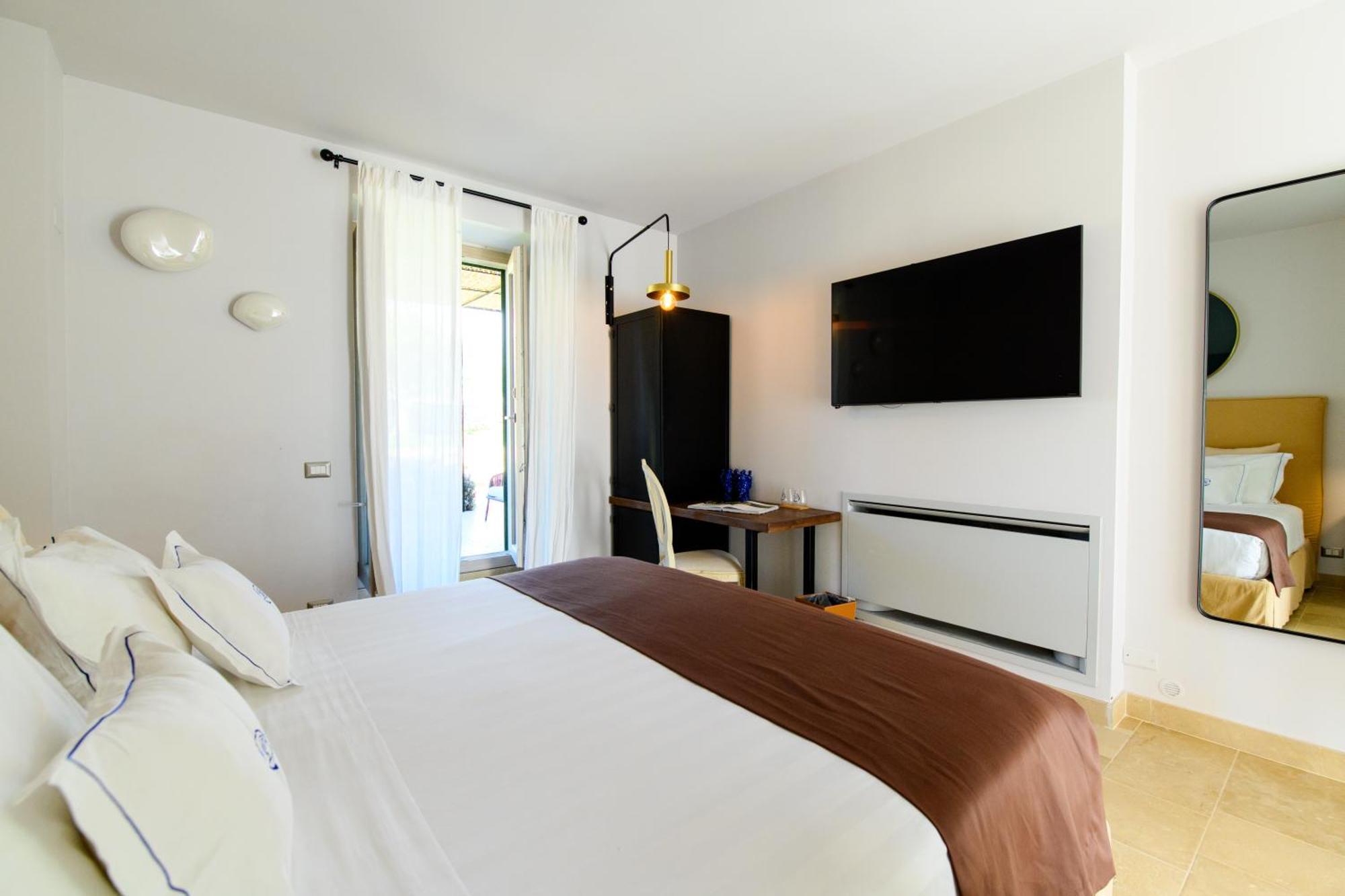 Poggio Leano Boutique Hotel Доналуката Екстериор снимка