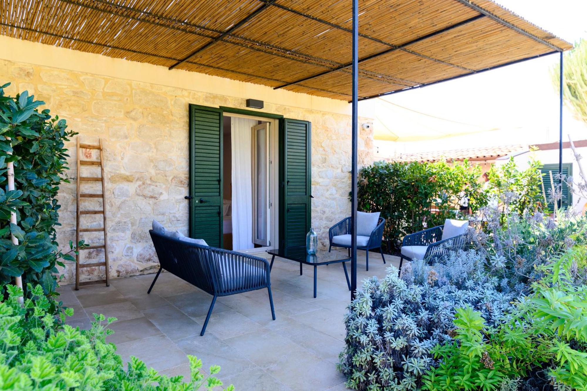 Poggio Leano Boutique Hotel Доналуката Екстериор снимка